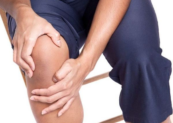 Почему болит колено при ходьбе у спортсменов Боль при ходьбе в коленной чашечке у спортсменов