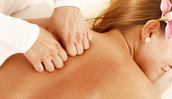 Болит спина после сна: ЛФК и массаж Болит спина после сна