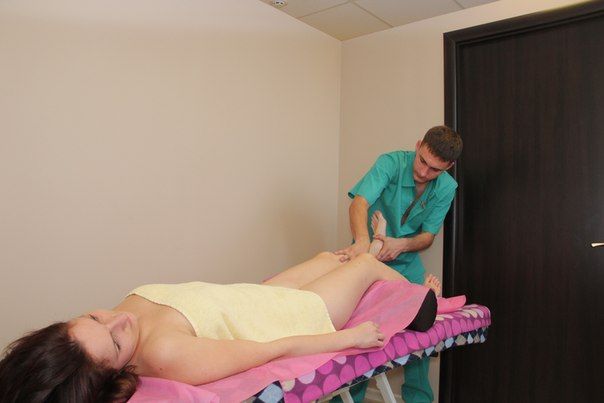 Болят колени: массаж Боль в колене: массаж