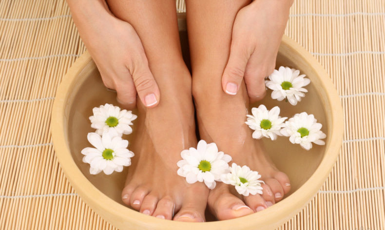 Народные средства при растяжении связок голеностопа Растяжение связок голеностопа