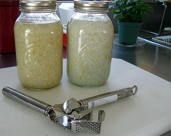 Настойка чеснока на спирте при протрузии позвоночника Протрузия позвоночника