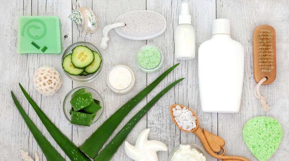 kak sledit za kozhej osenju