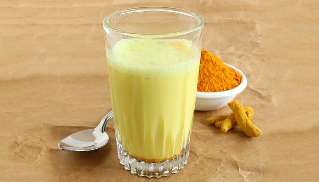 kurkuma s molokom i medom kurkuma s molokom i medom
